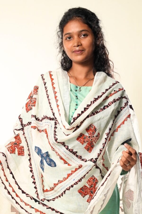 Applique Cut Work Linen Dupatta (White/Mix) - Image 5