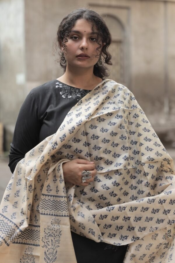 Handcrafted Block Printed Kosa Silk Dupatta (Cream) - Image 4