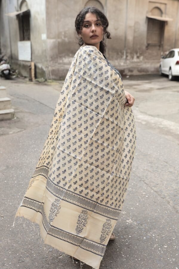 Handcrafted Block Printed Kosa Silk Dupatta (Cream) - Image 2