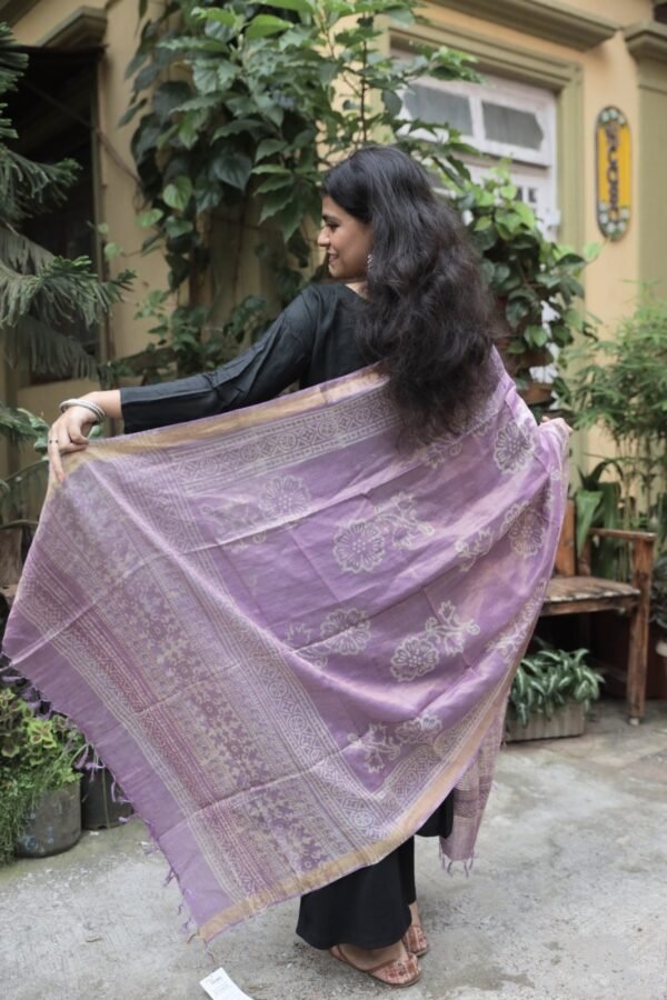 Zari Lining Kosa Silk Dupatta with Hand Block Print (Lavender) - Image 5
