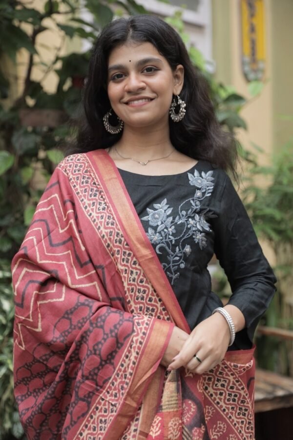 Ghicha Border Kosa Silk Dupatta with Hand Block Print (Maroon) - Image 2