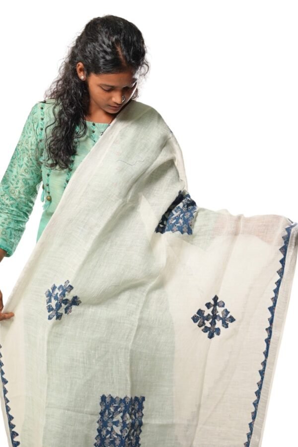 Handmade Pure Linen Applique Cut Work Dupatta (Blue & White) - Image 6