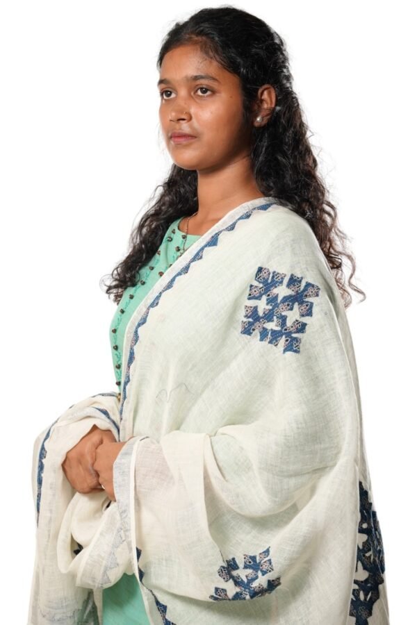 Handmade Pure Linen Applique Cut Work Dupatta (Blue & White) - Image 3