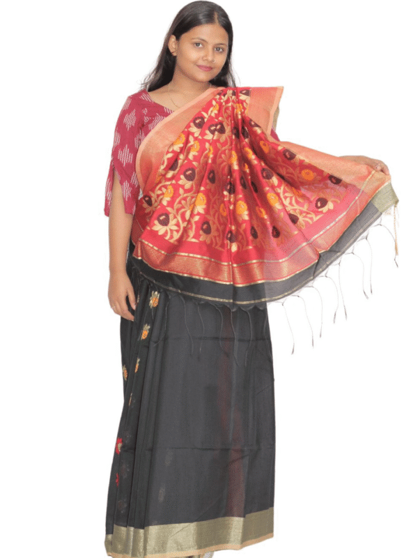 Tisser Handweave Jamdani Saree with Blouse Piece (Red/Black) - Image 2