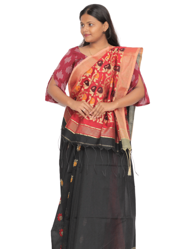 Tisser Handweave Jamdani Saree with Blouse Piece (Red/Black) - Image 6