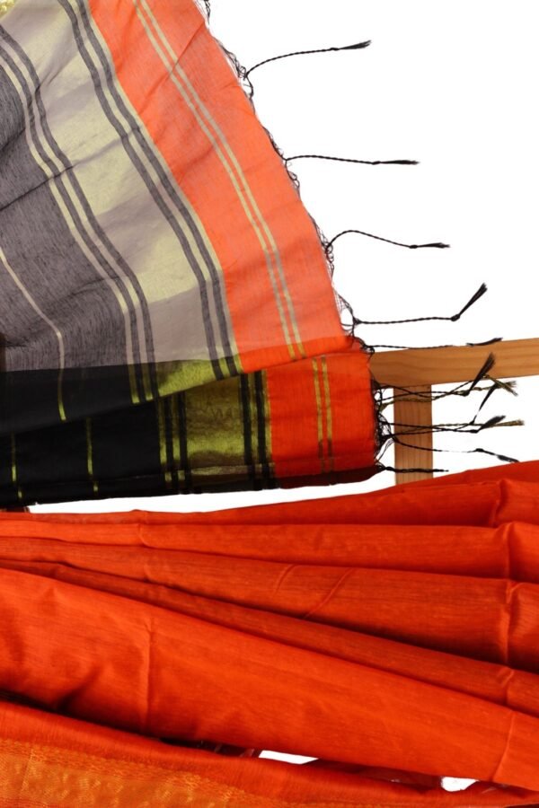 Tisser Handweave Maheshwari Silk Saree with Blouse Piece (Black/Orange) - Image 4