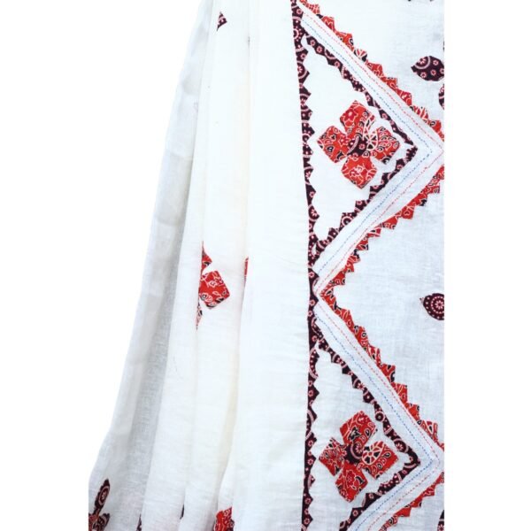 Tisser Applique Cut Work Linen Saree With Blouse Piece (White/mix) - Image 4