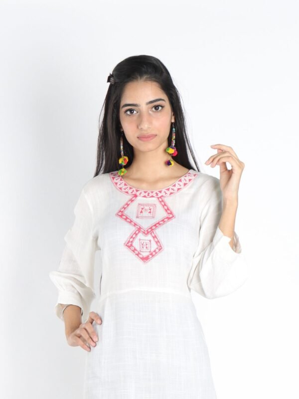 Tisser Cotton Handloom Warli Painted Kurti (White) - Image 3