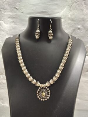 Handwork Pearl and Oxidized Metal Pendant Set